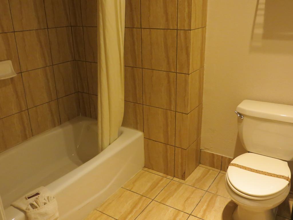 Executive Inn & Suites Sacramento Bilik gambar